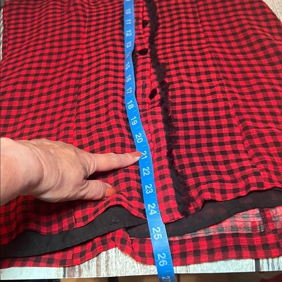 Forever 21 Cirque Red & Black Checkered Sleeveless Button-Down Top – Size M - Picture 7 of 11